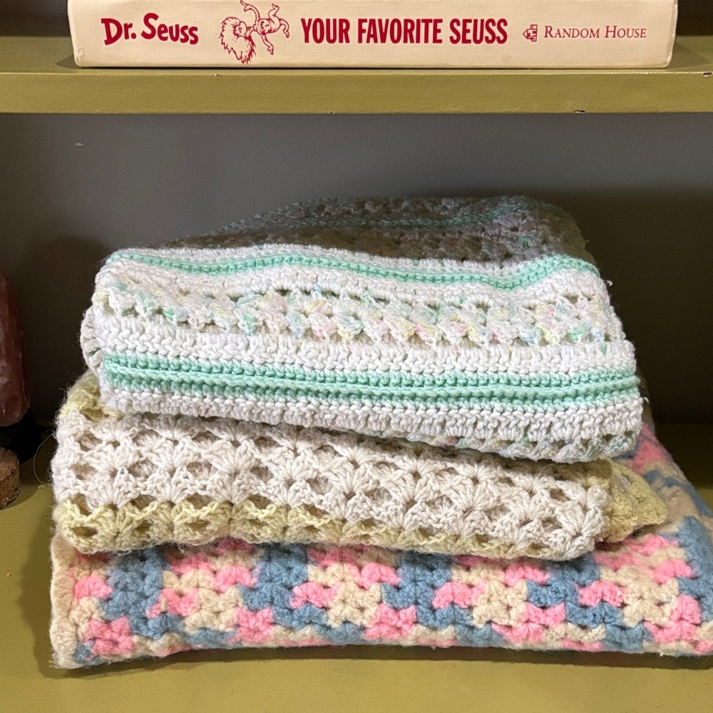Vintage crochet blankets-set of 3